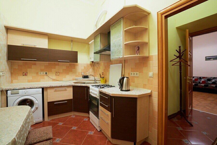 Apartment On Teatralna 7 ลวีฟ ภายนอก รูปภาพ