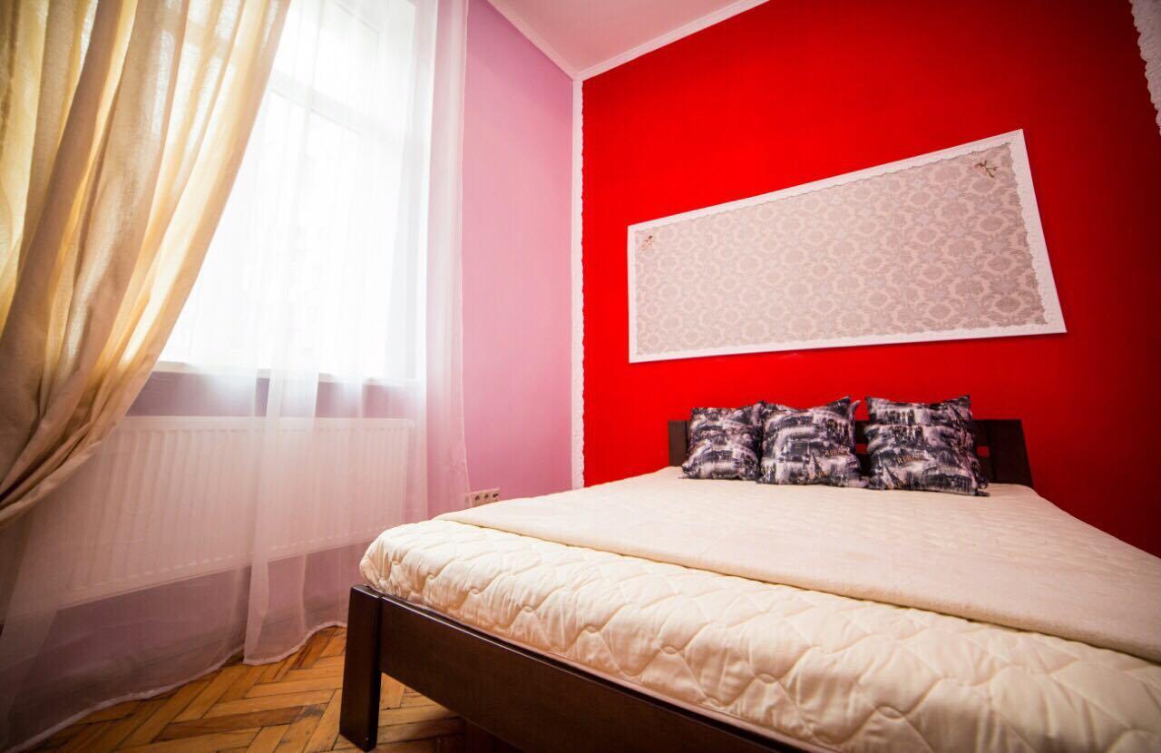 Apartment On Teatralna 7 ลวีฟ ภายนอก รูปภาพ